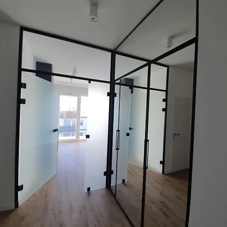 Apartmán Metro Mlociny 97 *